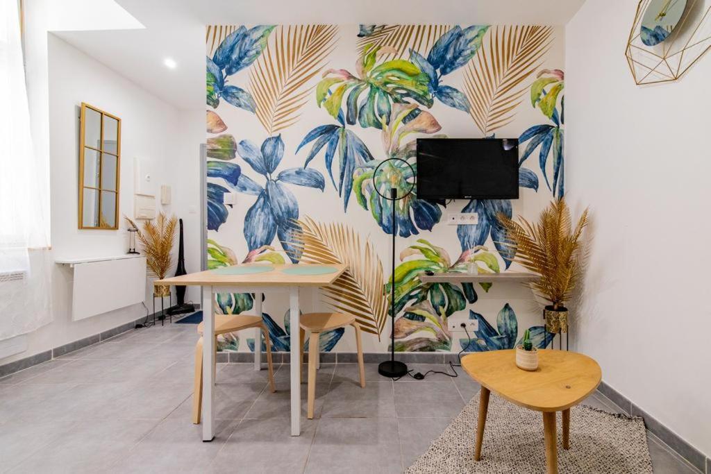 Studio Cosy Au Coeur De L'Ecusson - Arenes A 2 Min Nîmes Buitenkant foto